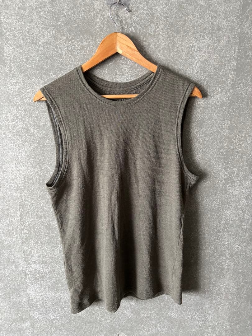 【山と道】DF mesh merino sleeveless 黒 &カーキ　Ｌ