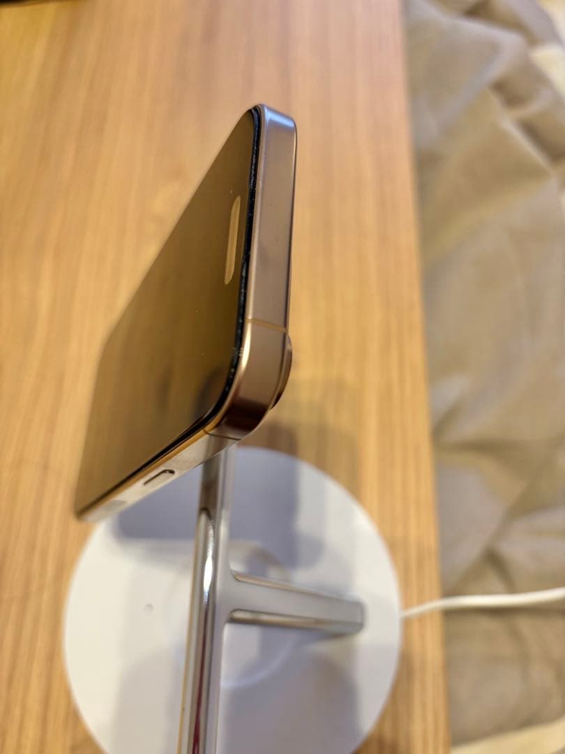 美品iPhone16 Pro 128GB デザートチタニウム