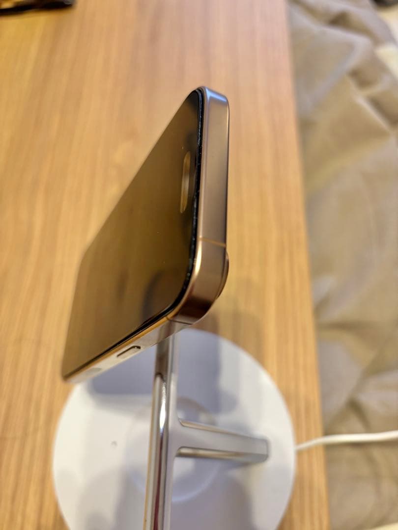 美品iPhone16 Pro 128GB デザートチタニウム