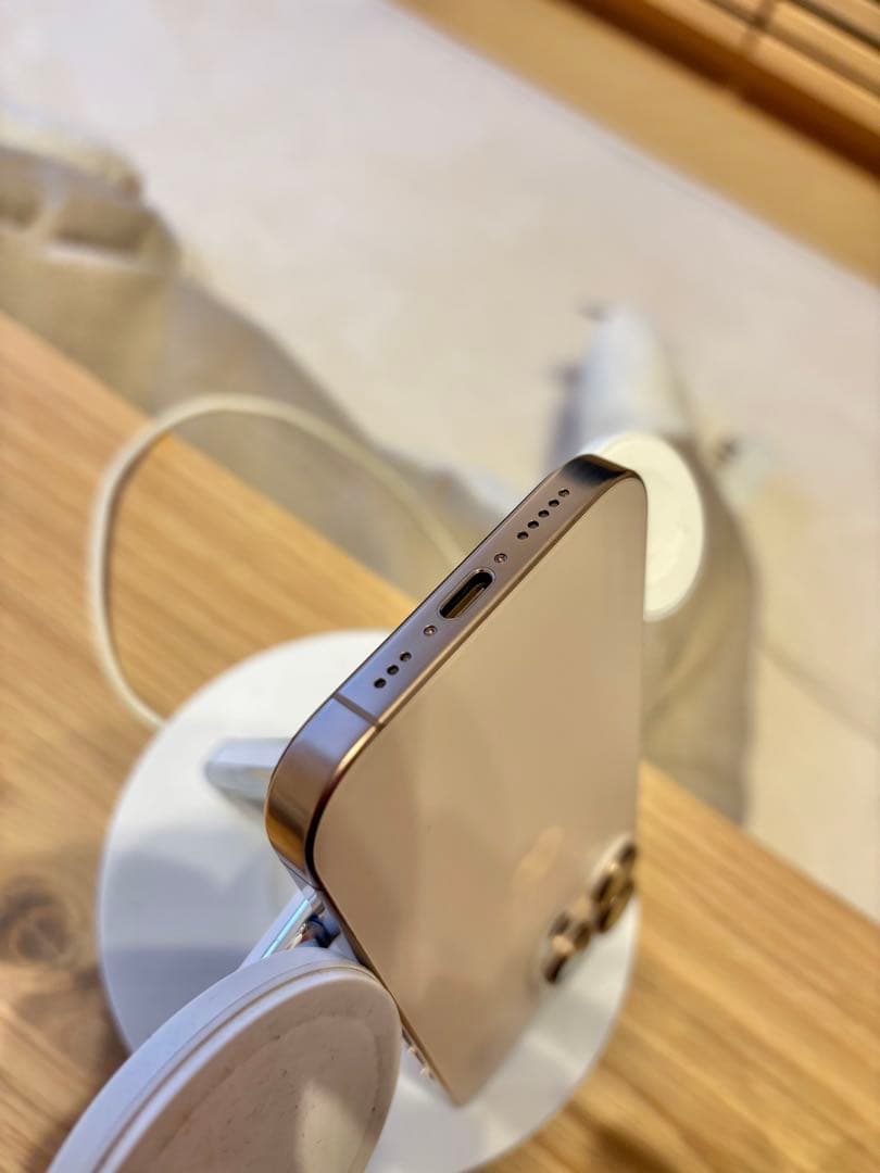 美品iPhone16 Pro 128GB デザートチタニウム