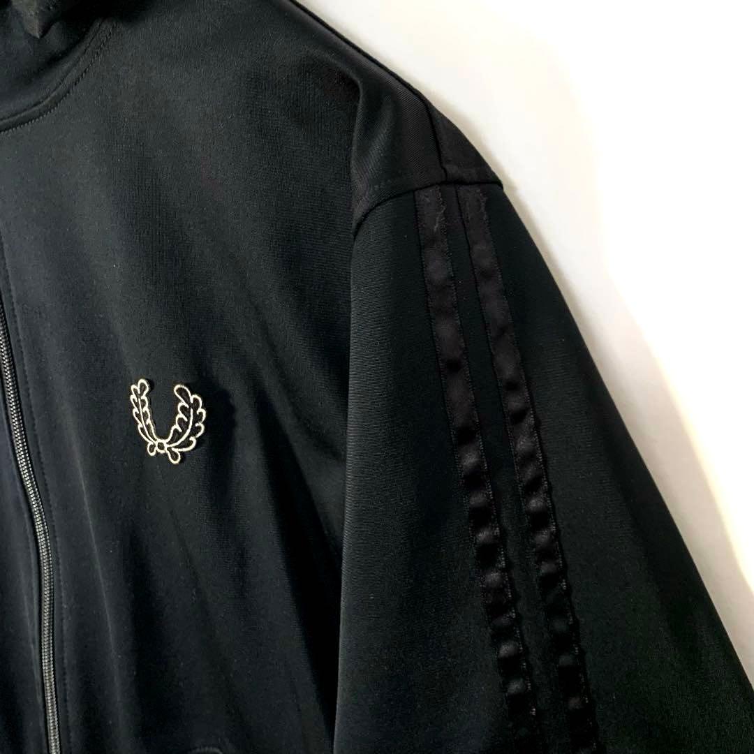 フレッドペリー　ＦＲＥＤ　ＰＥＲＲＹ　トラックジャケット　フード　ジャージ