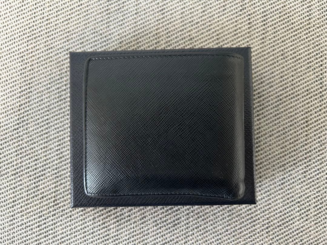 PRADA SAFFIANO TRIANG 二つ折り財布 サフィアーノレザー