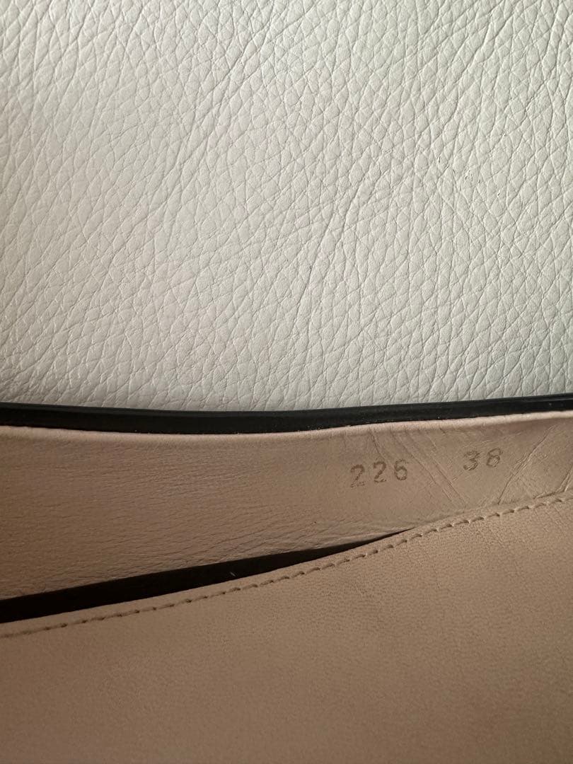 Prada パンプス リボン　38