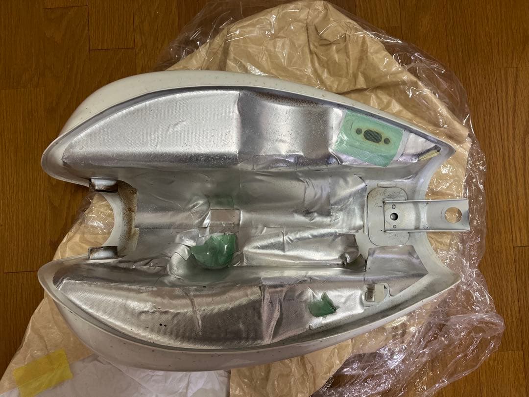 Kawasaki Estrella タンク 使用済み 凹み有り ホワイト