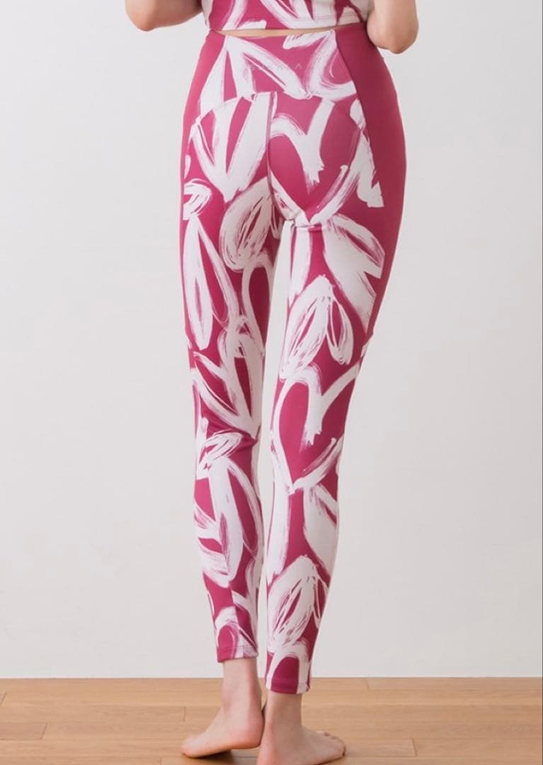 【新品未使用】SUKALA ハートプリントサイドギャザーレギンス　ピンク　M