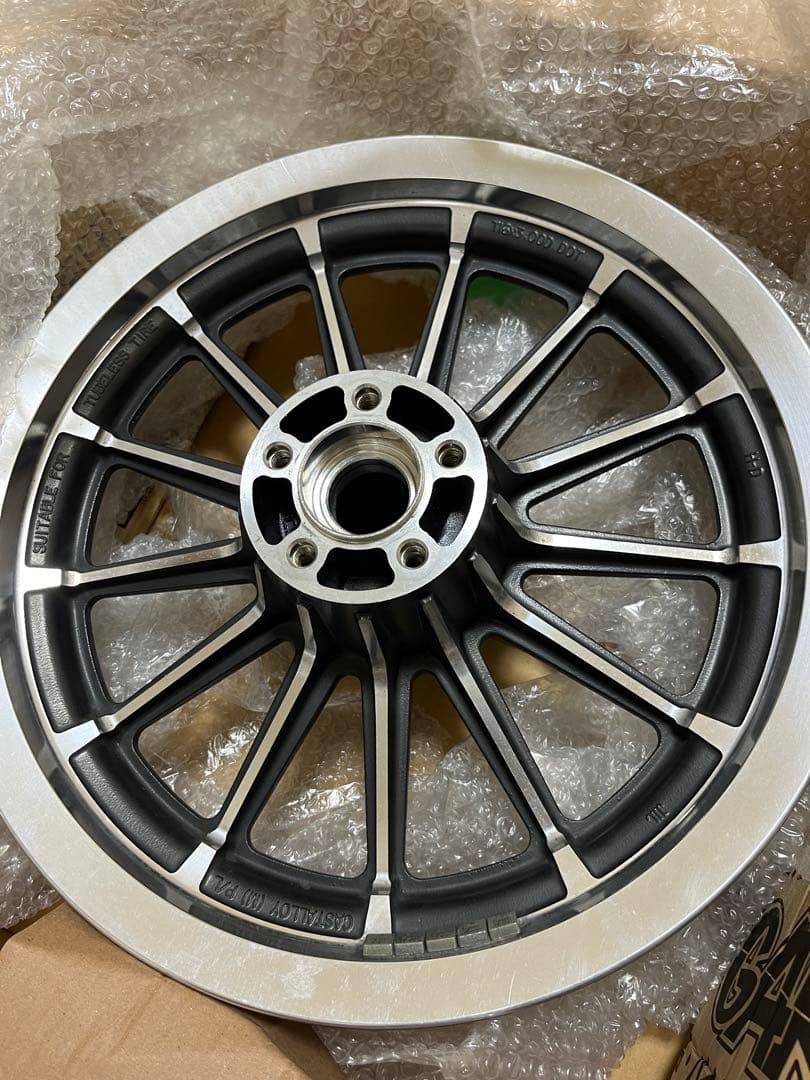 Harley-Davidson リアホイール　16X3.0