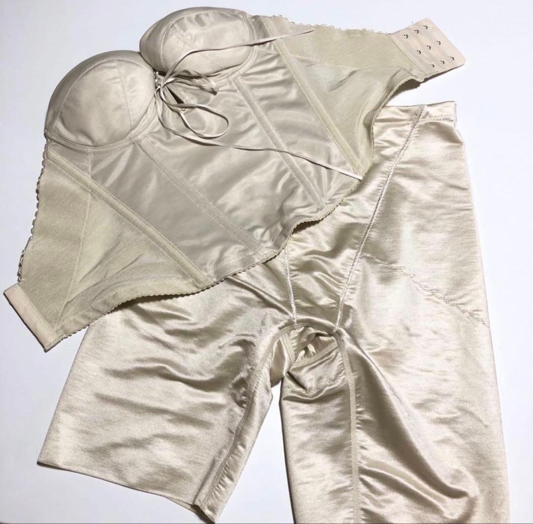 美品【BRIDAL BEAUTE】バックレスビスチェ ガードル D65 M