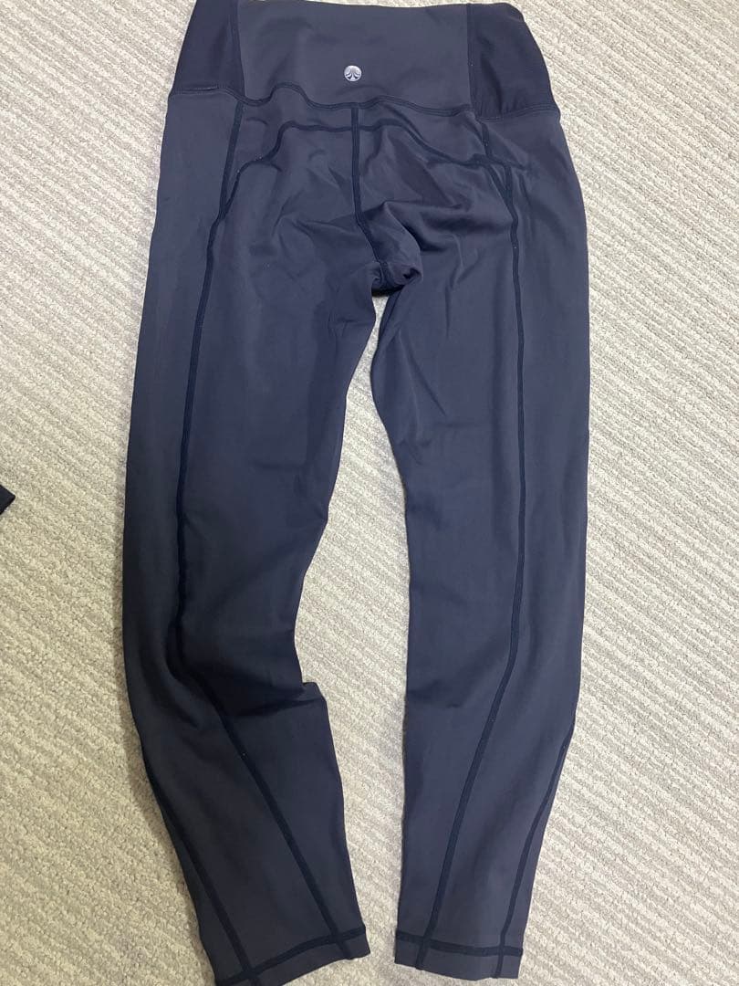 SUKALA スカーラ　ヨガ　クロスバックブラトップ＆レギンスセット