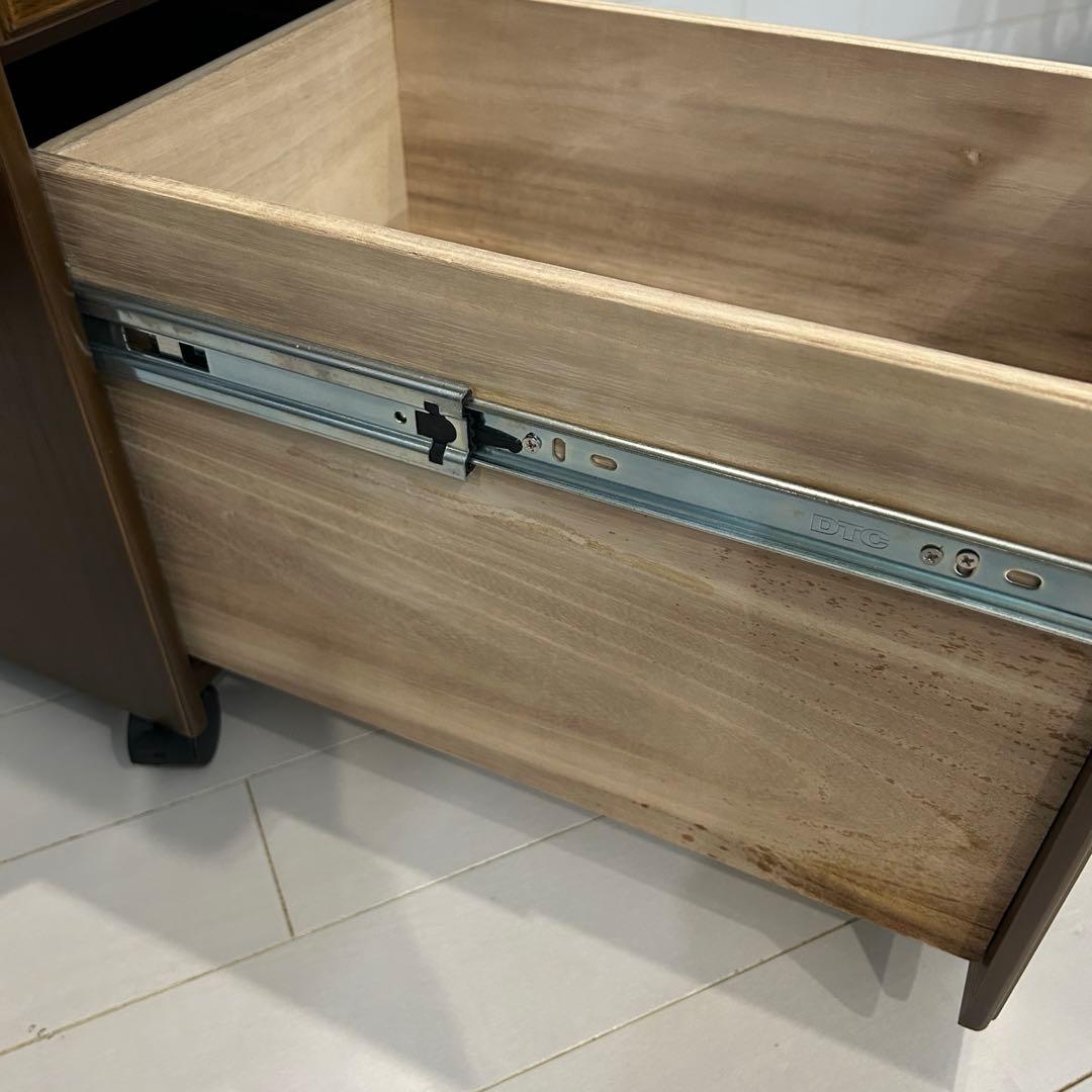 東海家具　鍵付き　4段 チェスト ワゴン木製　アンティーク　TOKAIKAGU