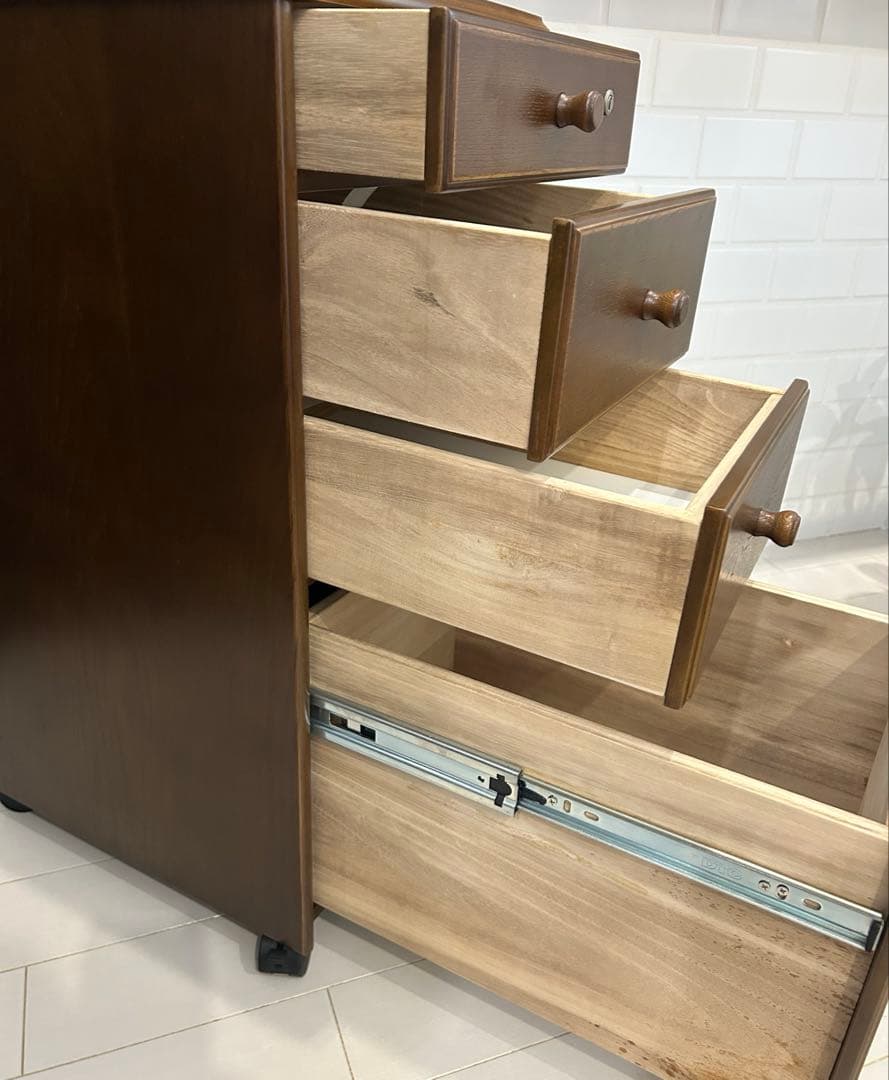 東海家具　鍵付き　4段 チェスト ワゴン木製　アンティーク　TOKAIKAGU