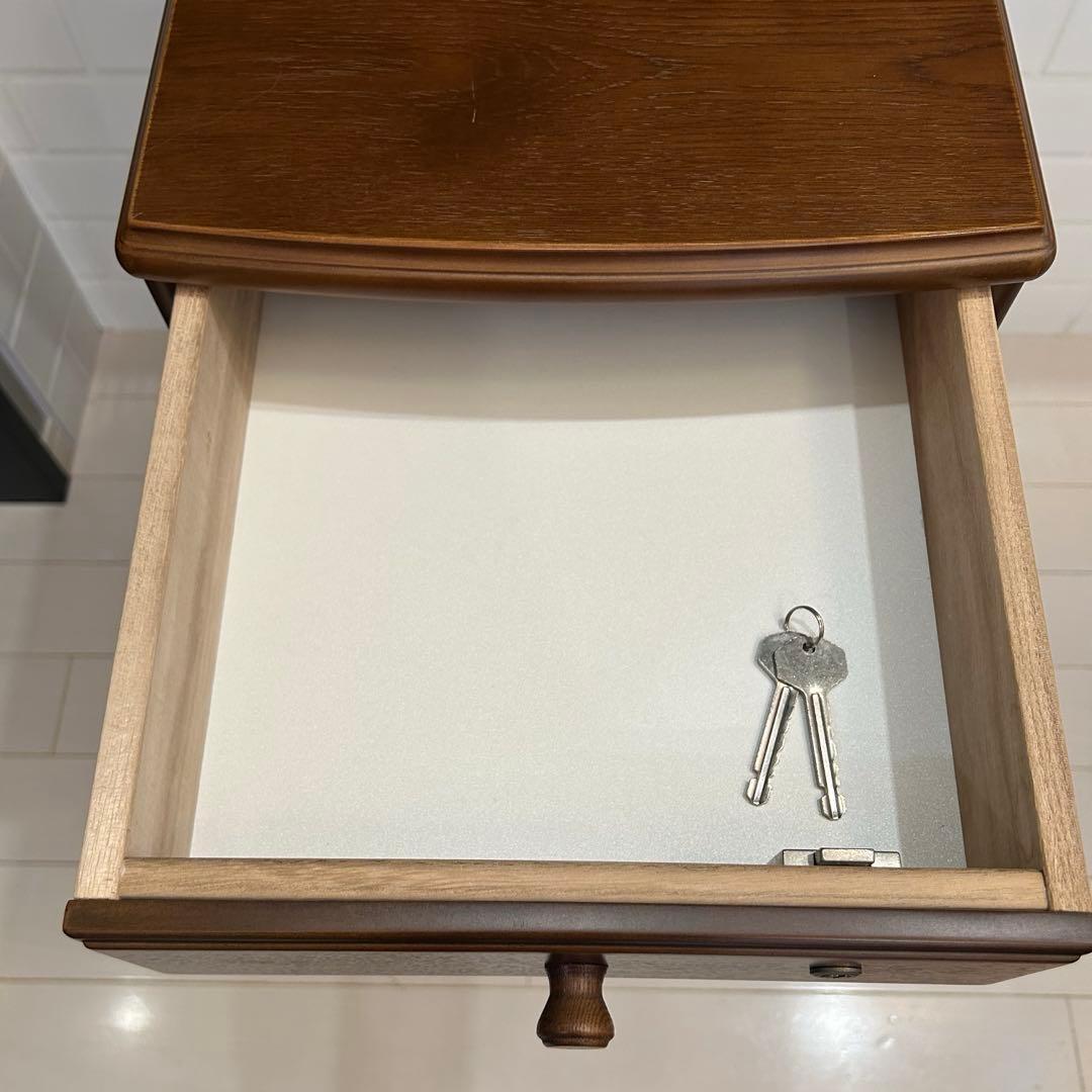 東海家具　鍵付き　4段 チェスト ワゴン木製　アンティーク　TOKAIKAGU