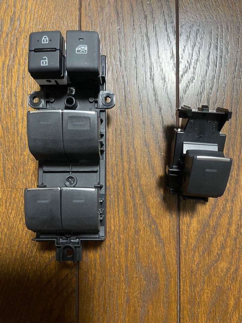 トヨタ純正　パワーウインドウスイッチ　運転席助手席セット