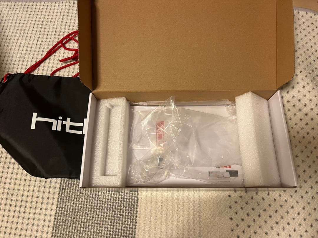 hit box 本体とケーブル