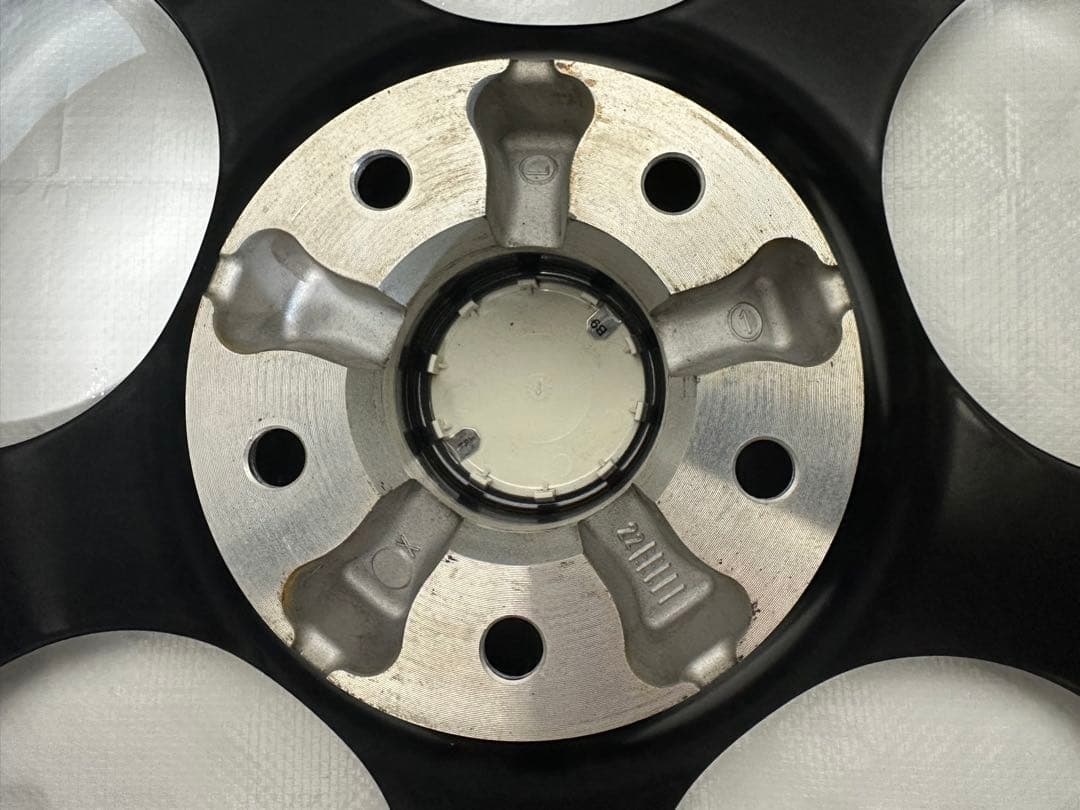 【4本購入必須】アルファロメオジュリエッタ18インチ純正アルミホイール(1/4)