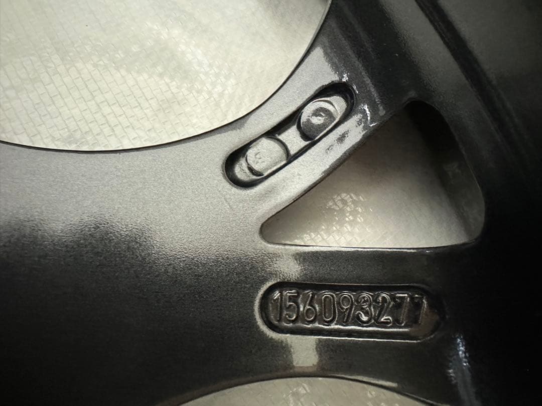 【4本購入必須】アルファロメオジュリエッタ18インチ純正アルミホイール(1/4)