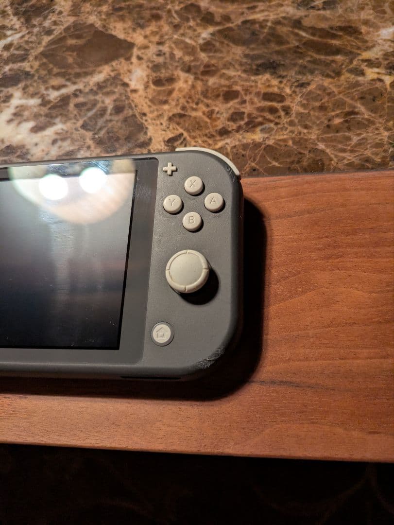 任天堂　スイッチ　ライト