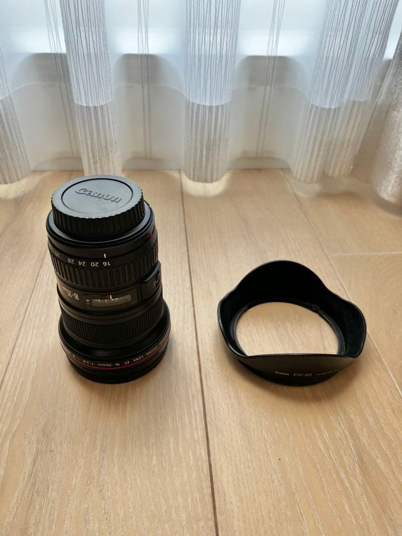 Canon EF 16-35mm f/2.8L II USM広角ズーム　フード付