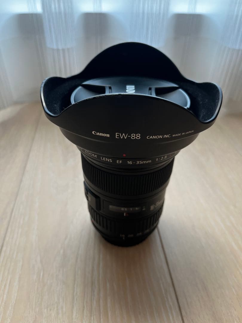 Canon EF 16-35mm f/2.8L II USM広角ズーム　フード付