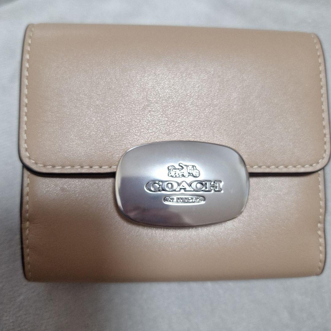 ほぼ未使用COACH ELIZA コーチ 二つ折財布　ベージュ　正規品　シンプル