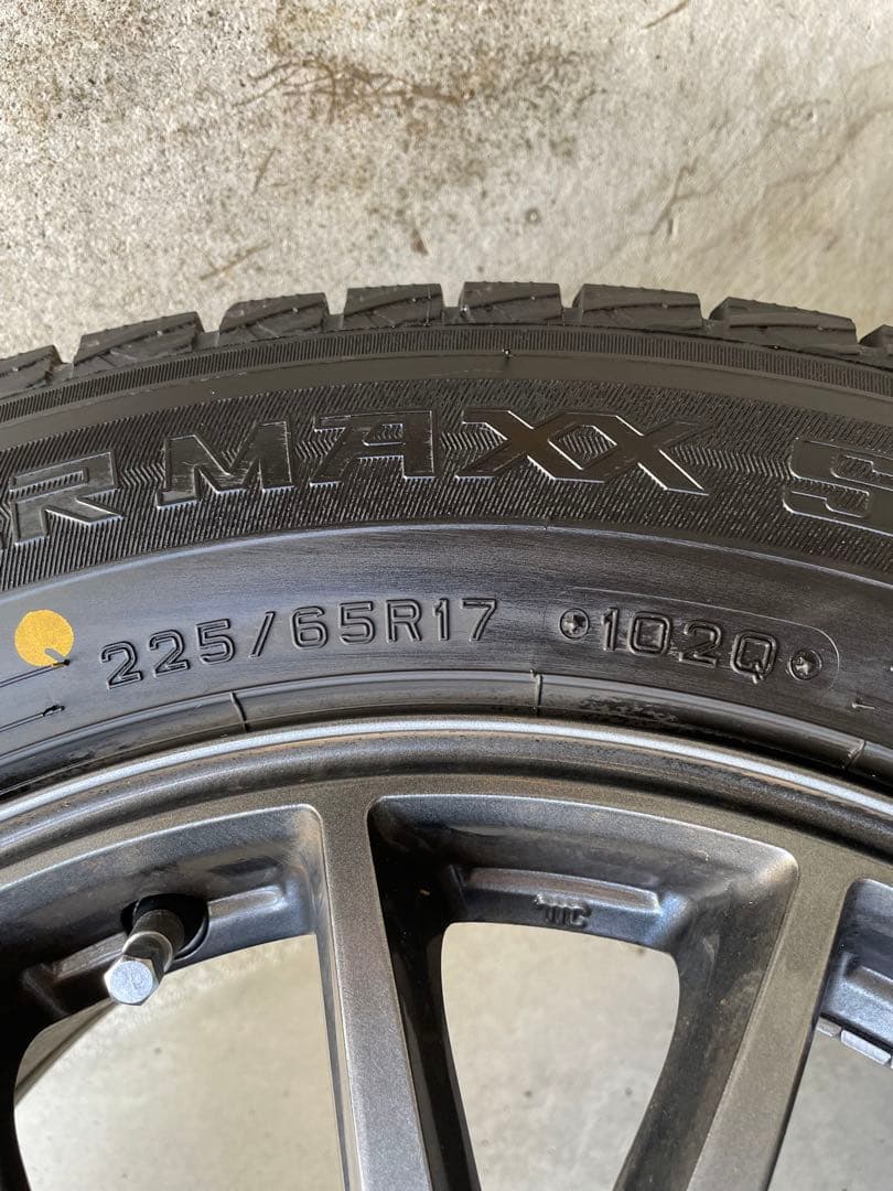 スタッドレスタイヤ4本　17インチ