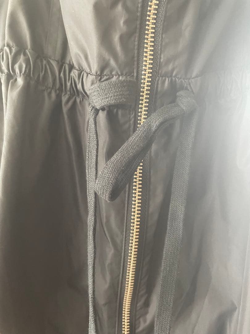 ADAM ET ROPÉ FEMMEシャイニータフタ撥水ロンパース2025