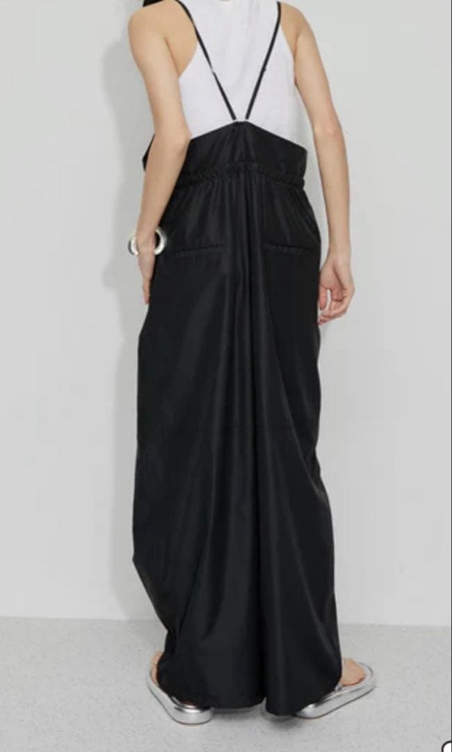 ADAM ET ROPÉ FEMMEシャイニータフタ撥水ロンパース2025