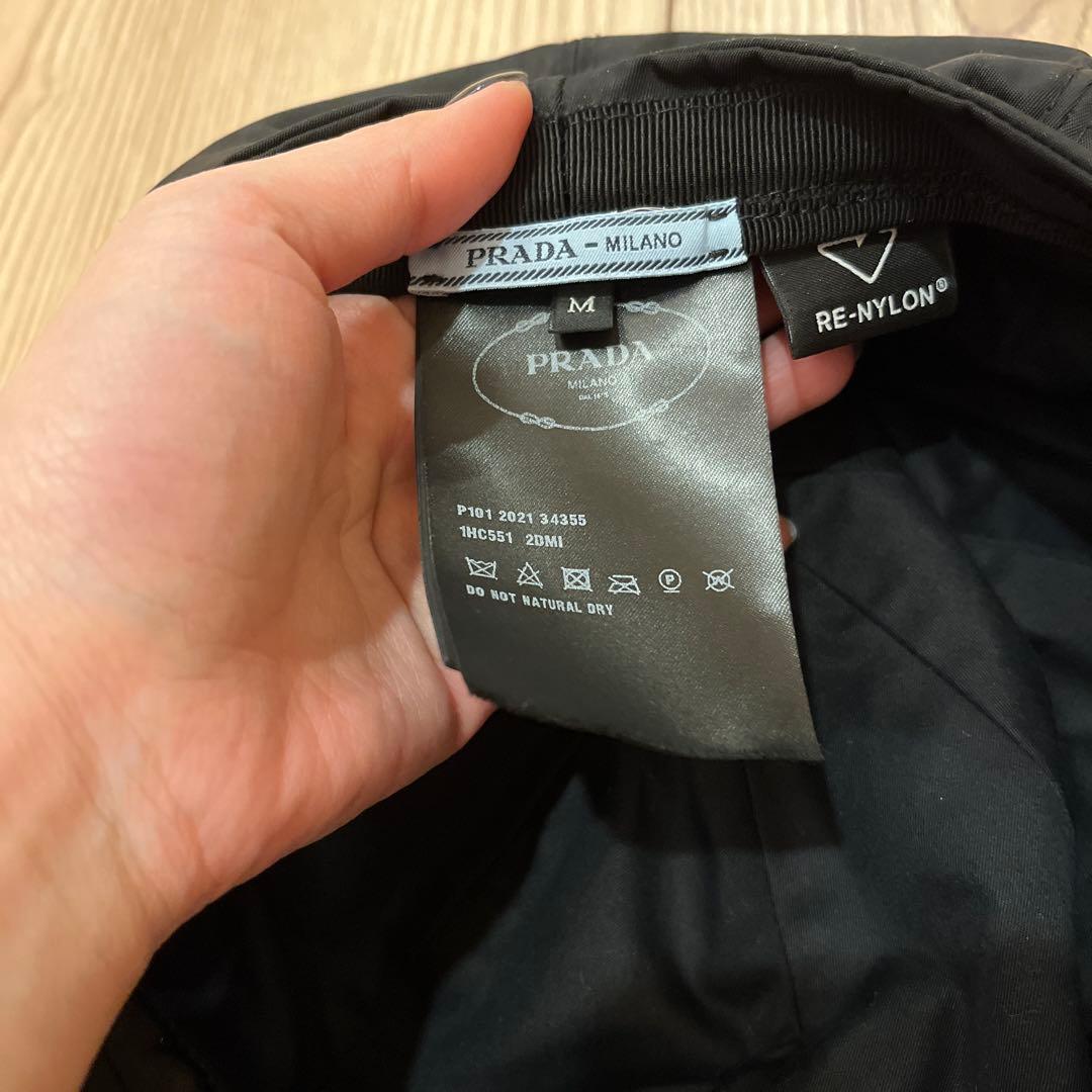 美品！プラダ　キャスケット