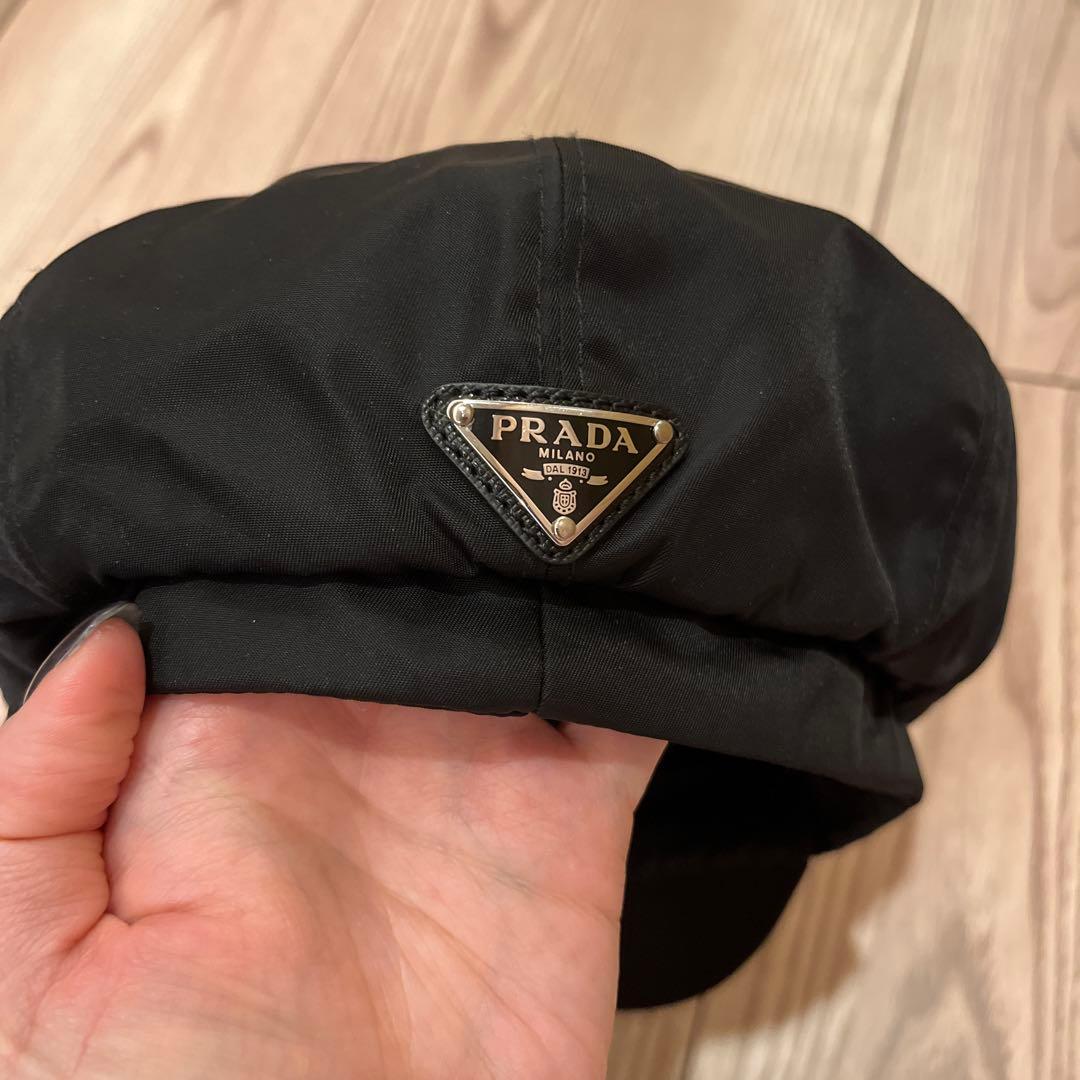 美品！プラダ　キャスケット