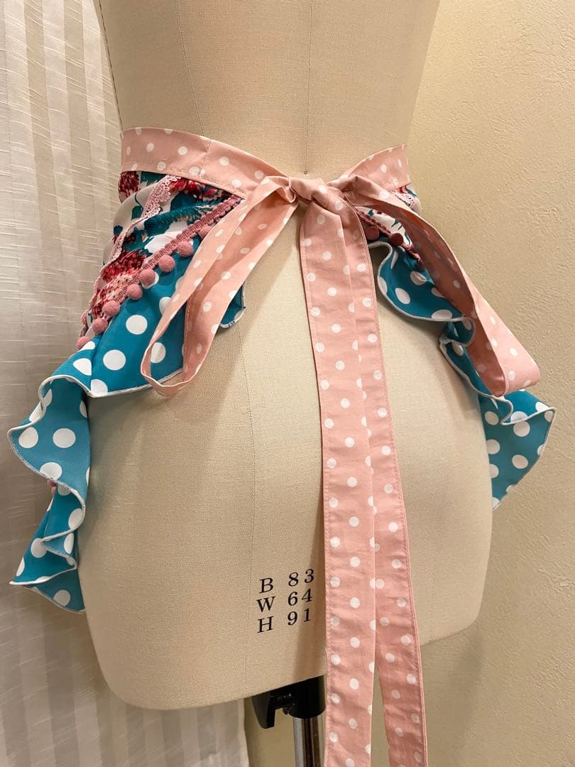 ZOO　赤オレンジバラ柄エプロン　ターコイズ水玉　ピンクポンポン