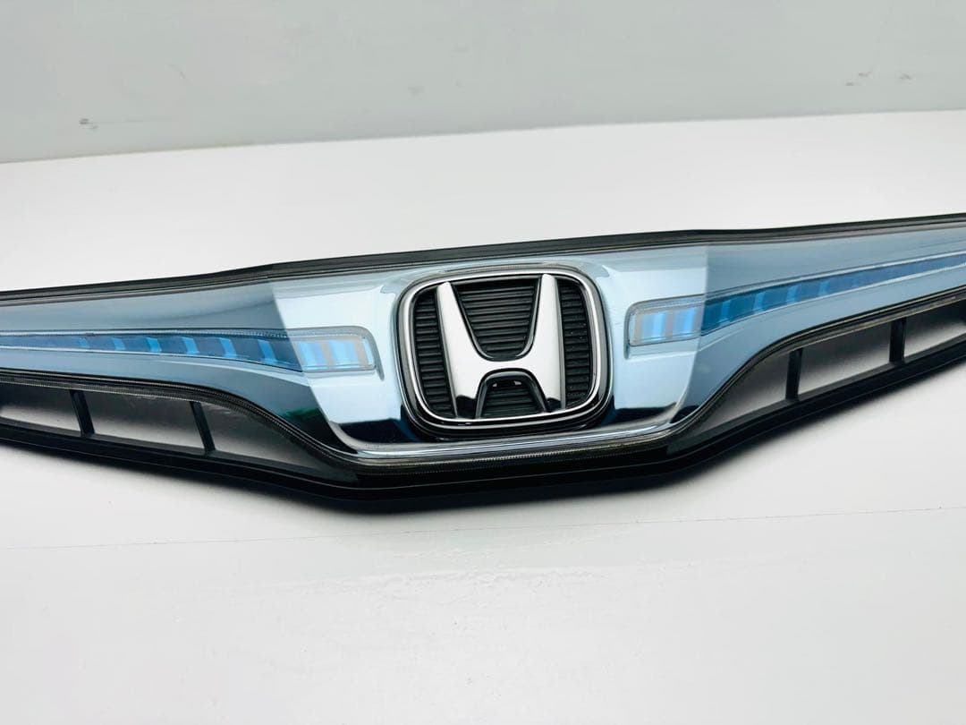 フィット HV ハイブリッド フロントグリル ラジエーターグリル