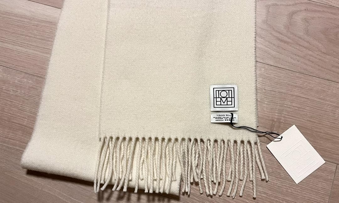 美品☆TOTEME　ロゴパッチ ロングマフラー Vgウール アイボリーホワイト