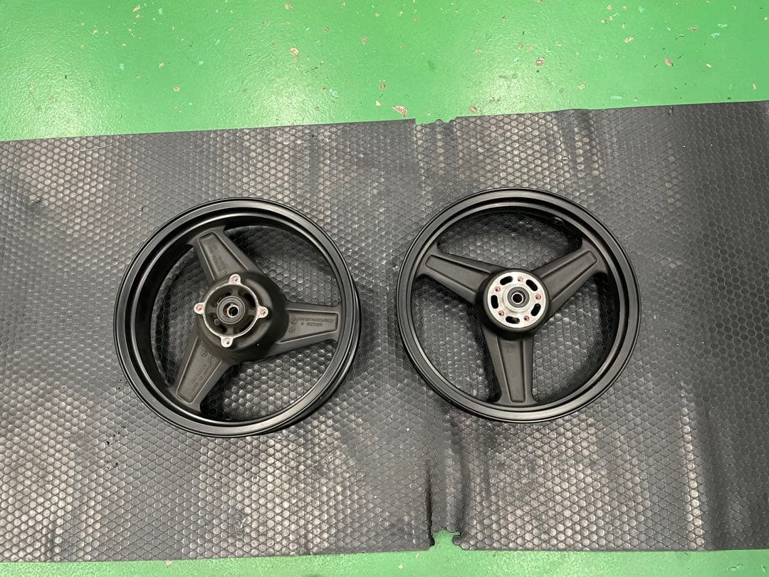 カ*ズ様 ゼファー750純正前後ホイール