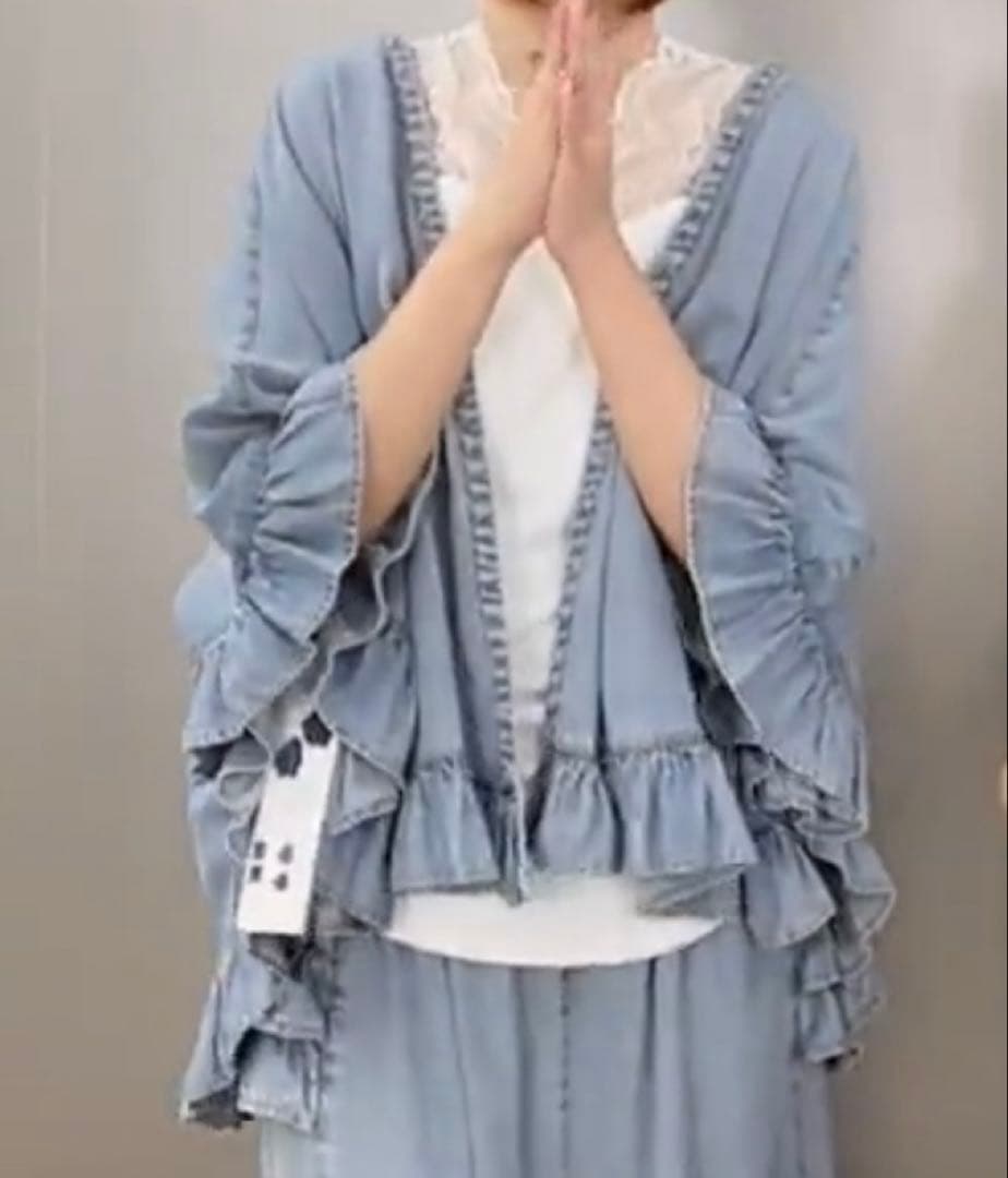 新品タグ付き2025 夏ayaneテンセルデニムフリルポンチョ