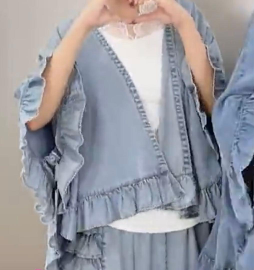 新品タグ付き2025 夏ayaneテンセルデニムフリルポンチョ