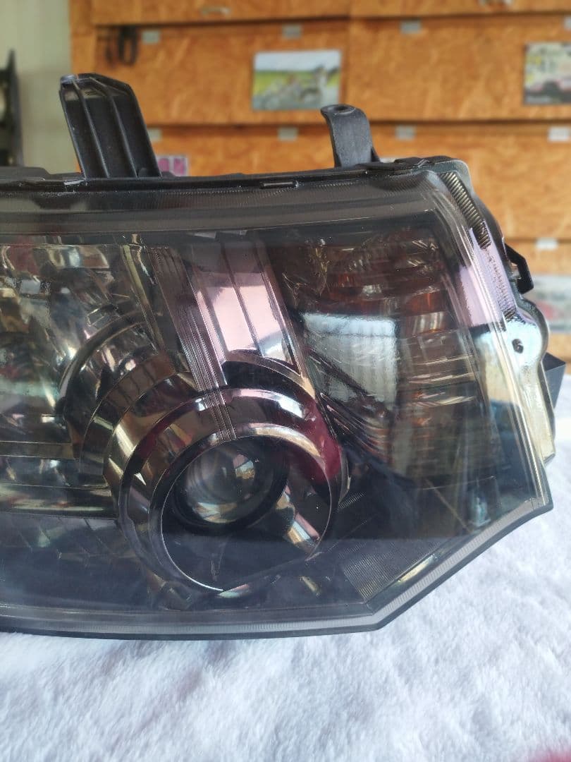 20日まで価格！CV2W デリカd5 スモークヘッドライト 純正バラスト付