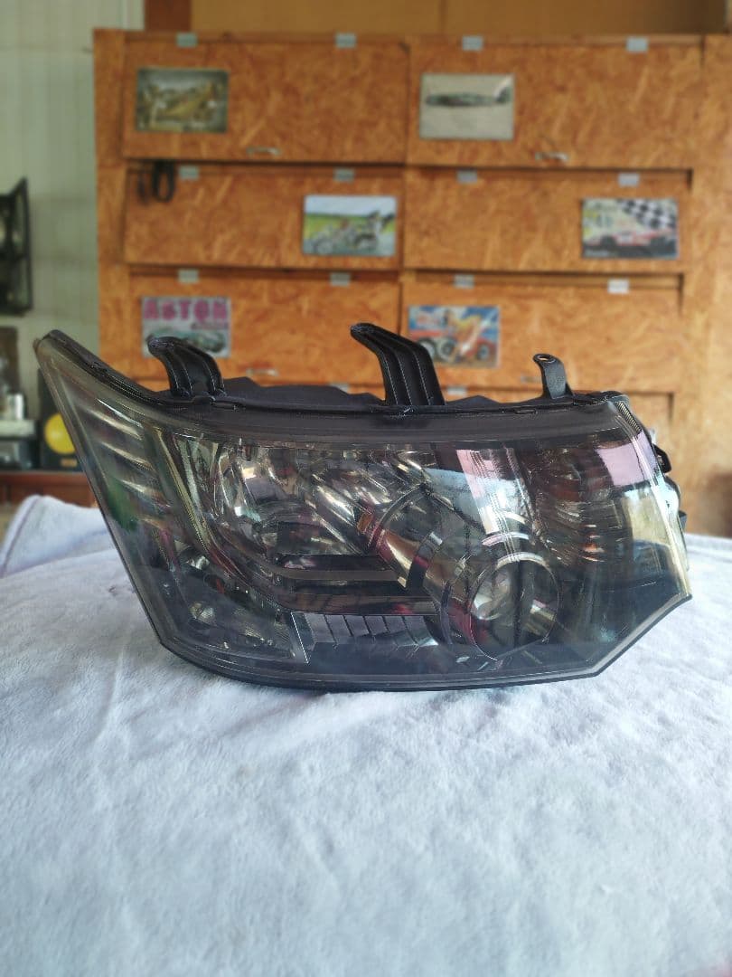 20日まで価格！CV2W デリカd5 スモークヘッドライト 純正バラスト付