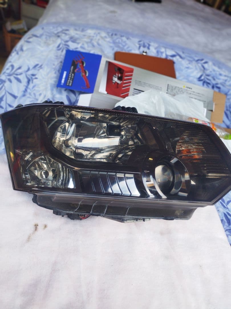 20日まで価格！CV2W デリカd5 スモークヘッドライト 純正バラスト付