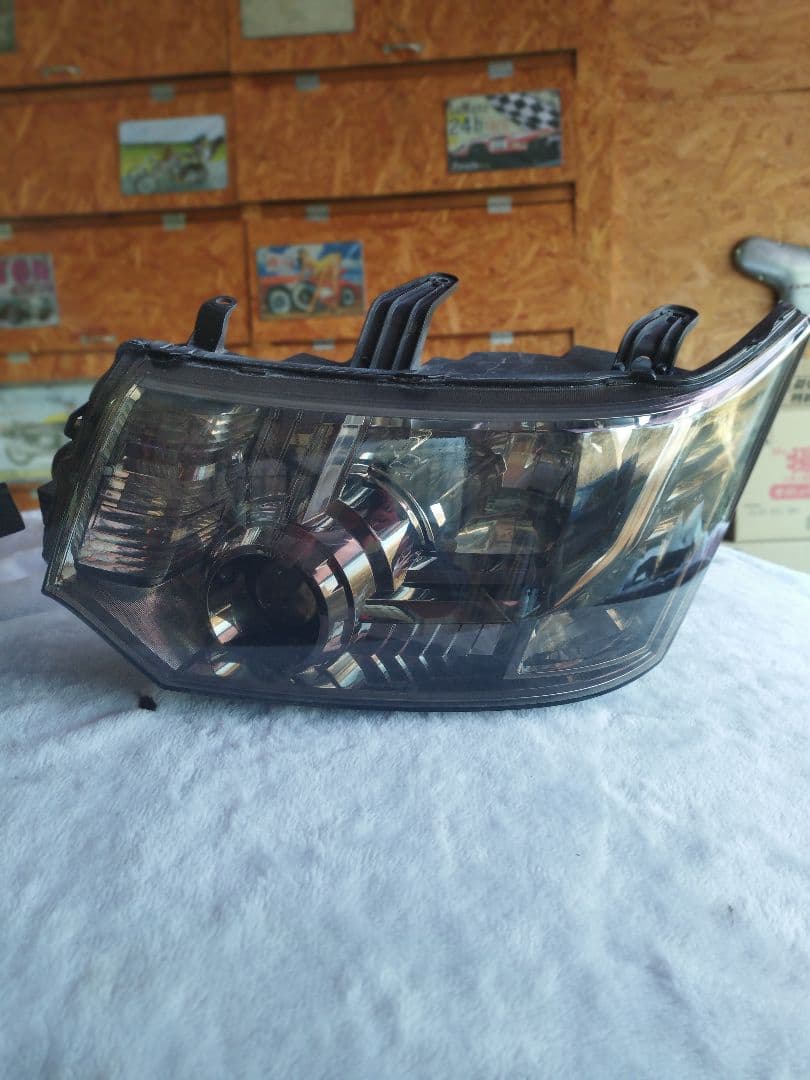 20日まで価格！CV2W デリカd5 スモークヘッドライト 純正バラスト付