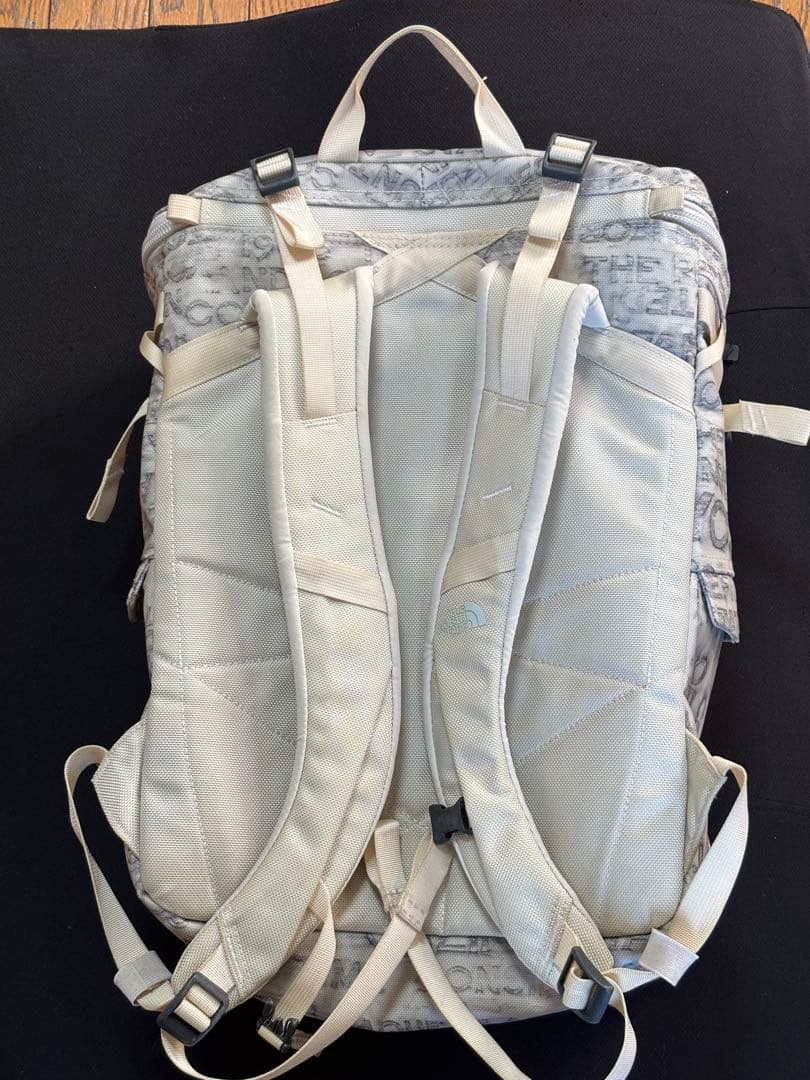 THE NORTH FACE スクエアリュック ホワイト/グレー