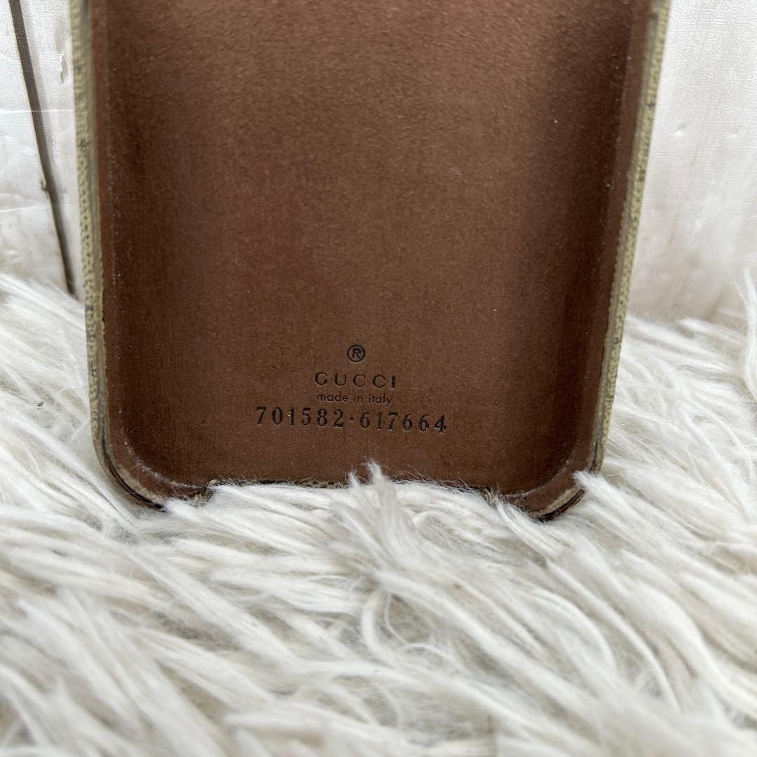 GUCCI インターロッキング　GGスプリーム　iPhoneケース　レザー