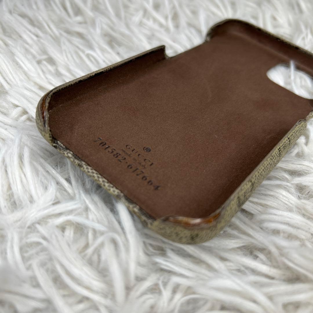 GUCCI インターロッキング　GGスプリーム　iPhoneケース　レザー