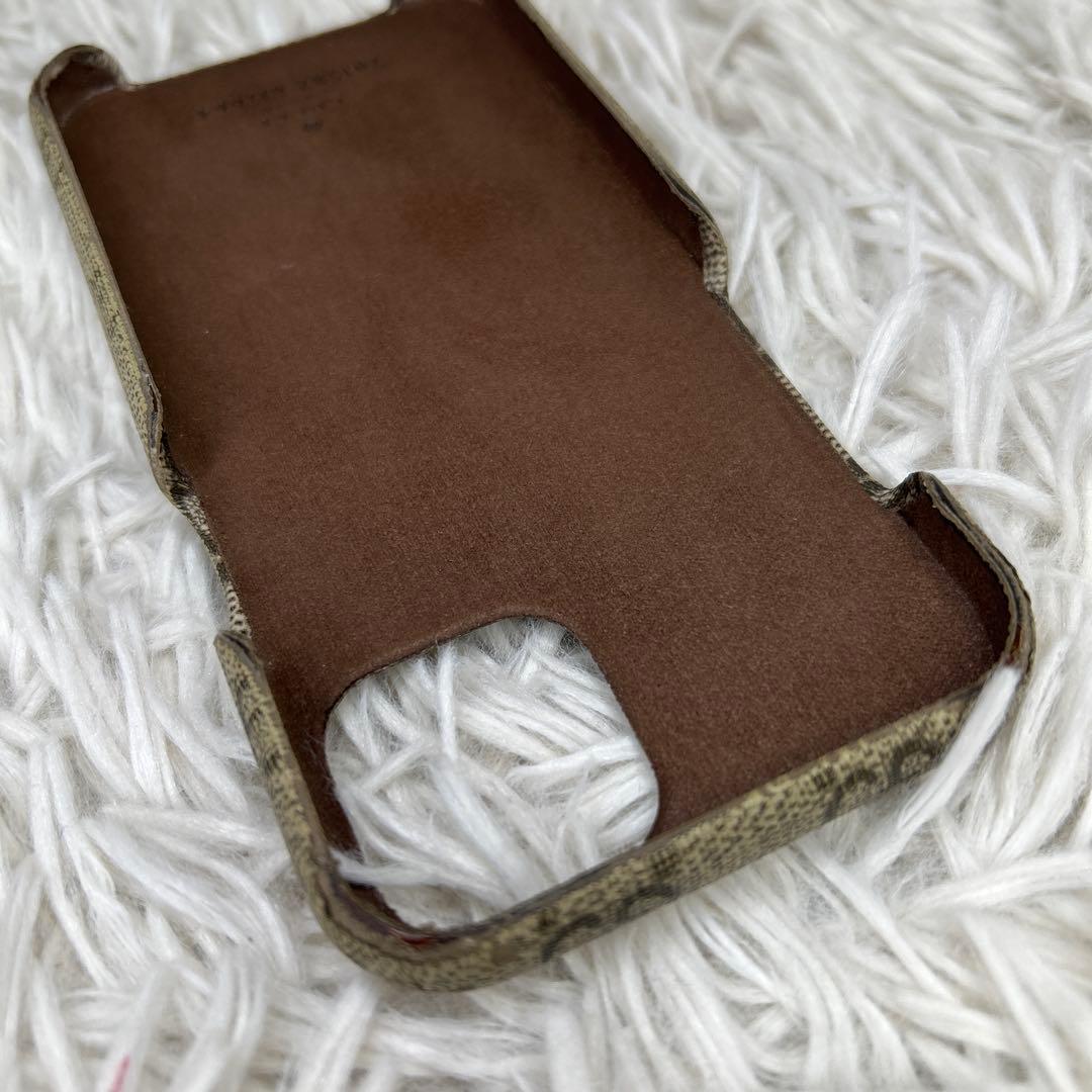 GUCCI インターロッキング　GGスプリーム　iPhoneケース　レザー