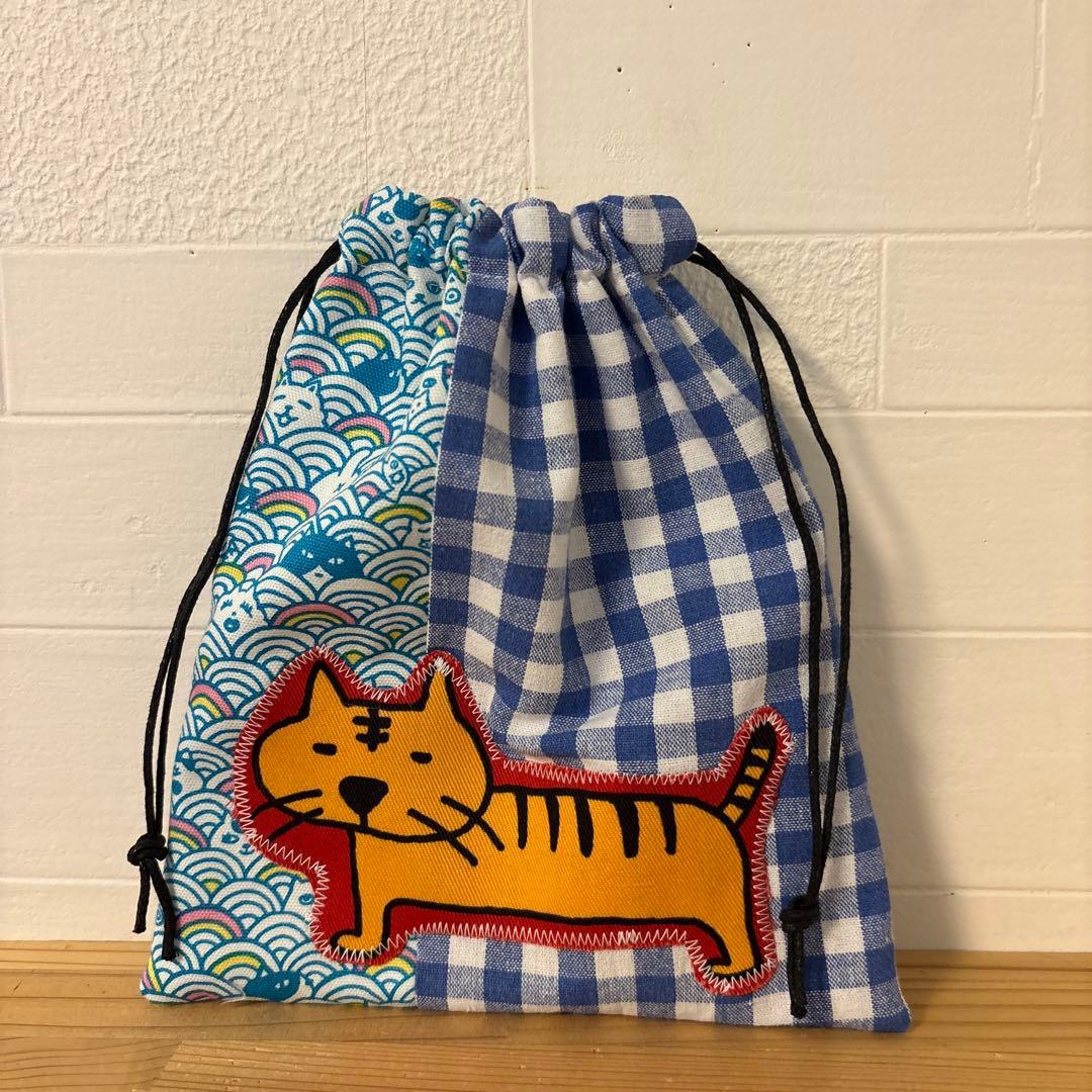 感謝価格　SALE 猫柄　巾着袋　人気　小物入れ　おやつ入れ　ハンドメイド