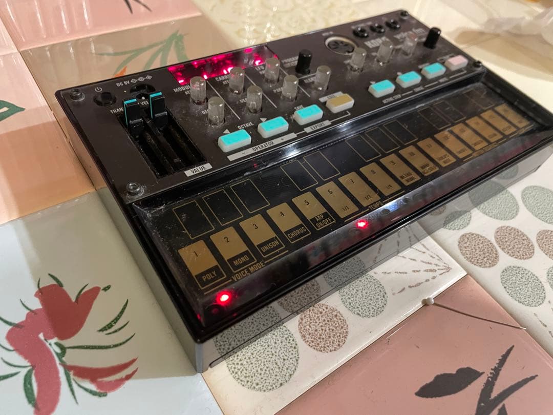 KORG volca fm シンセサイザー