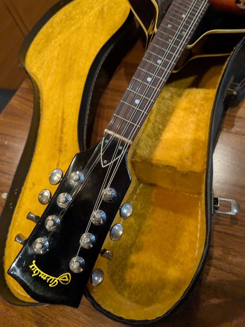 JUMBOマンドリン サンバースト ハードケース付き