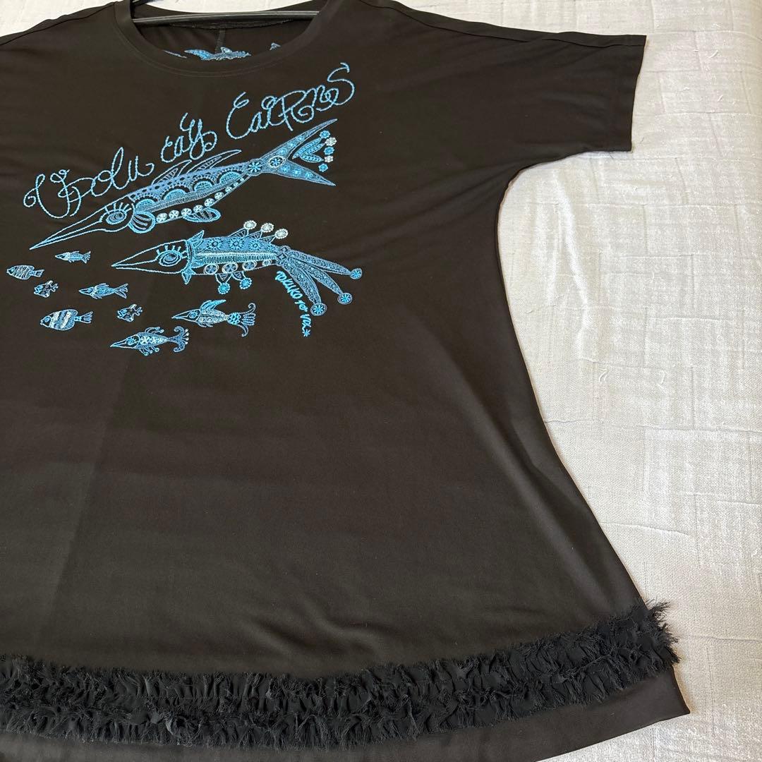 『未使用に近い』⭐️トクコプルミエヴォル⭐️黒地に魚刺繍ラグラン裾フリルチュニック❣️