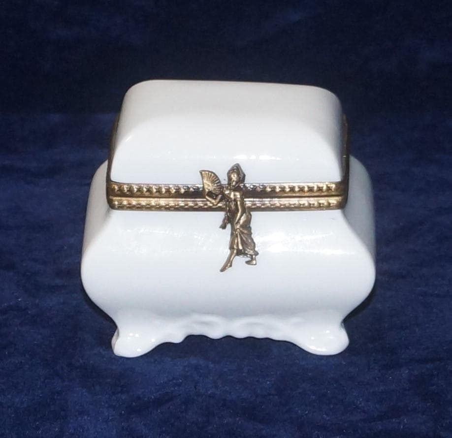 リモージュ白磁ＢＯＸ等４１点