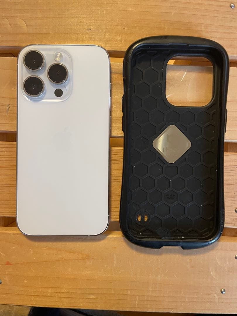 Apple iPhone 14 Proシルバー本体