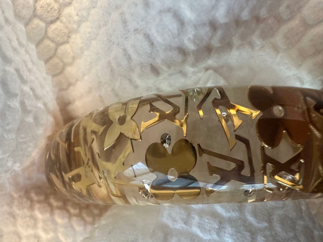 ルイヴィトン　透明 金色 ロゴ バングル　※発送可能な期間にご注意下さい