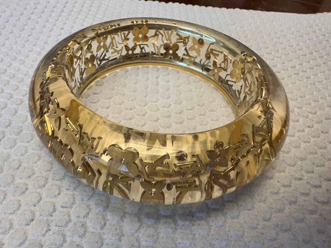 ルイヴィトン　透明 金色 ロゴ バングル　※発送可能な期間にご注意下さい